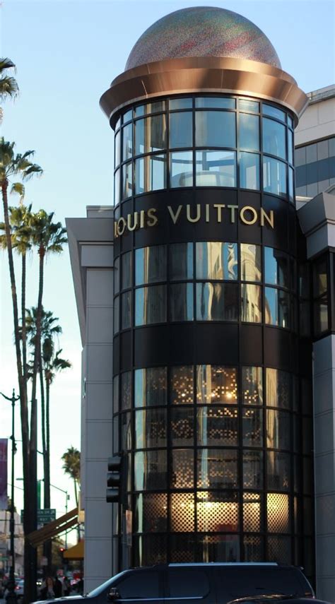 louis vuitton woodland hills ca.